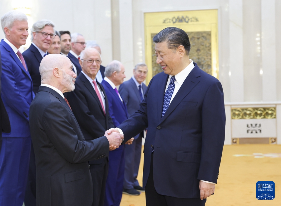 3月27日，国家主席习近平在北京人民大会堂集体会见美国工商界和战略学术界代表。新华社记者 黄敬文 摄