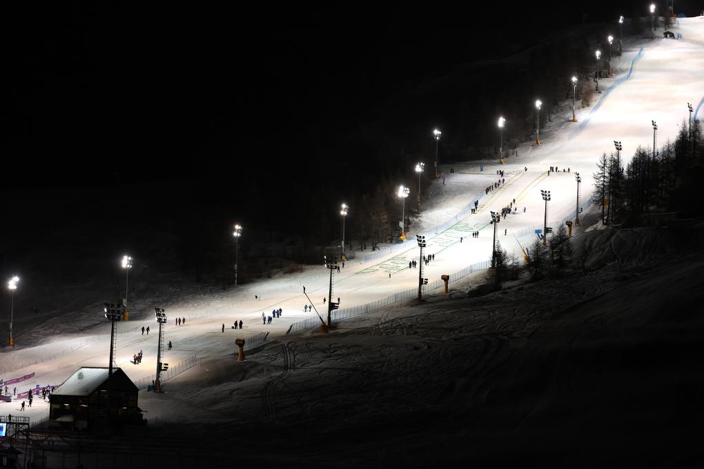 这是1月16日在意大利塞斯特列雷拍摄的大冬会滑雪登山赛道。新华社记者 张晨 摄