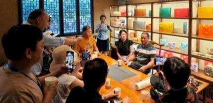 海外华媒点赞周宁家庭林场的生态实践