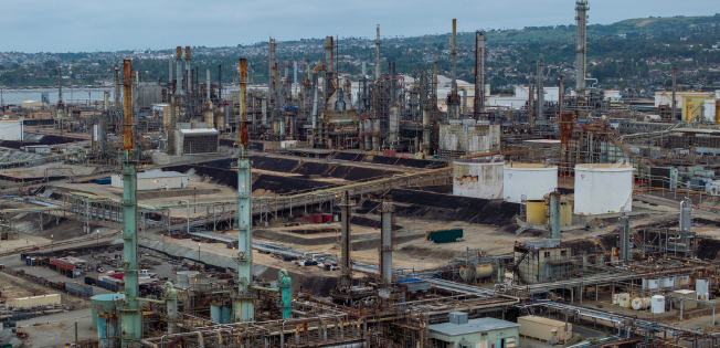 特朗普宣布将在得州建设美国50年来首座新炼油厂