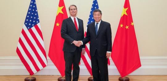 中美在法国巴黎举行经贸磋商