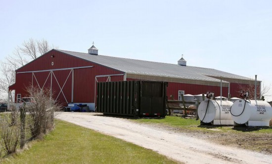 这是2018年4月19日在美国伊利诺伊州威尔县拍摄的沃里克农场。新华社记者汪平摄