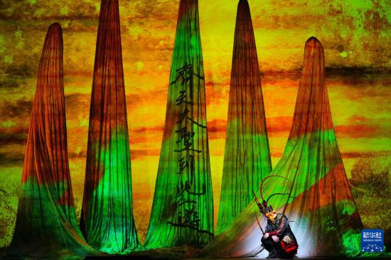 11月12日晚，歌剧《猴王悟空》在美国旧金山进行最后一次彩排。新华社记者 吴晓凌 摄