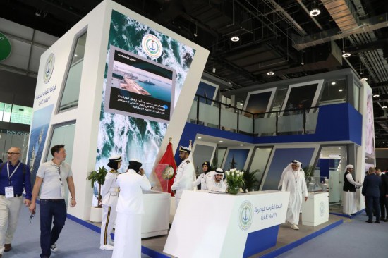 这是2025年2月17日在阿联酋阿布扎比国家展览中心拍摄的防务展阿联酋海军展台。新华社记者温新年摄