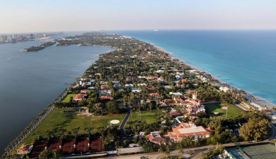 这是2017年3月22日拍摄的美国佛罗里达州棕榈滩海湖庄园。新华社记者王迎摄